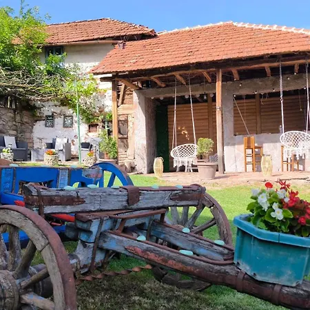 بيت للعطل Kruna *